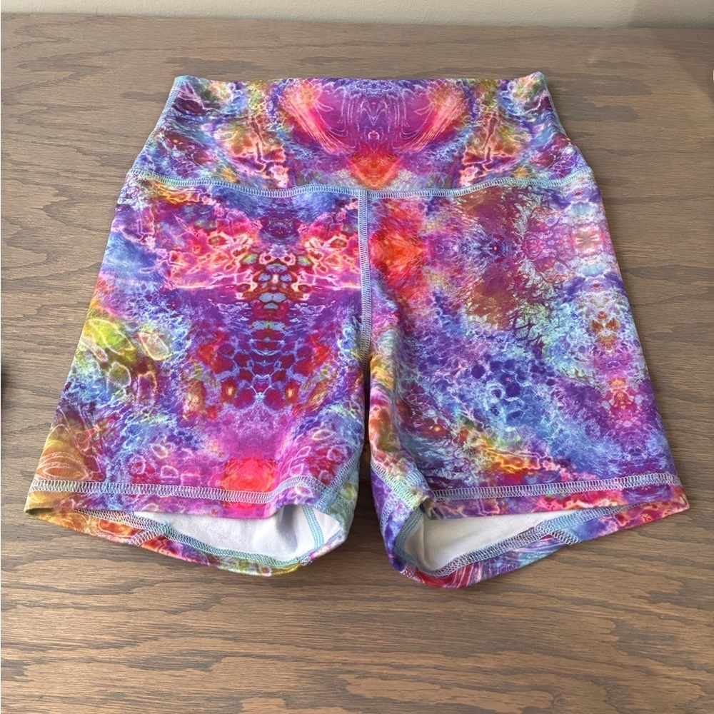 Fleo Colorful Women's Shorts high rise size small - Picture 2 of 9
